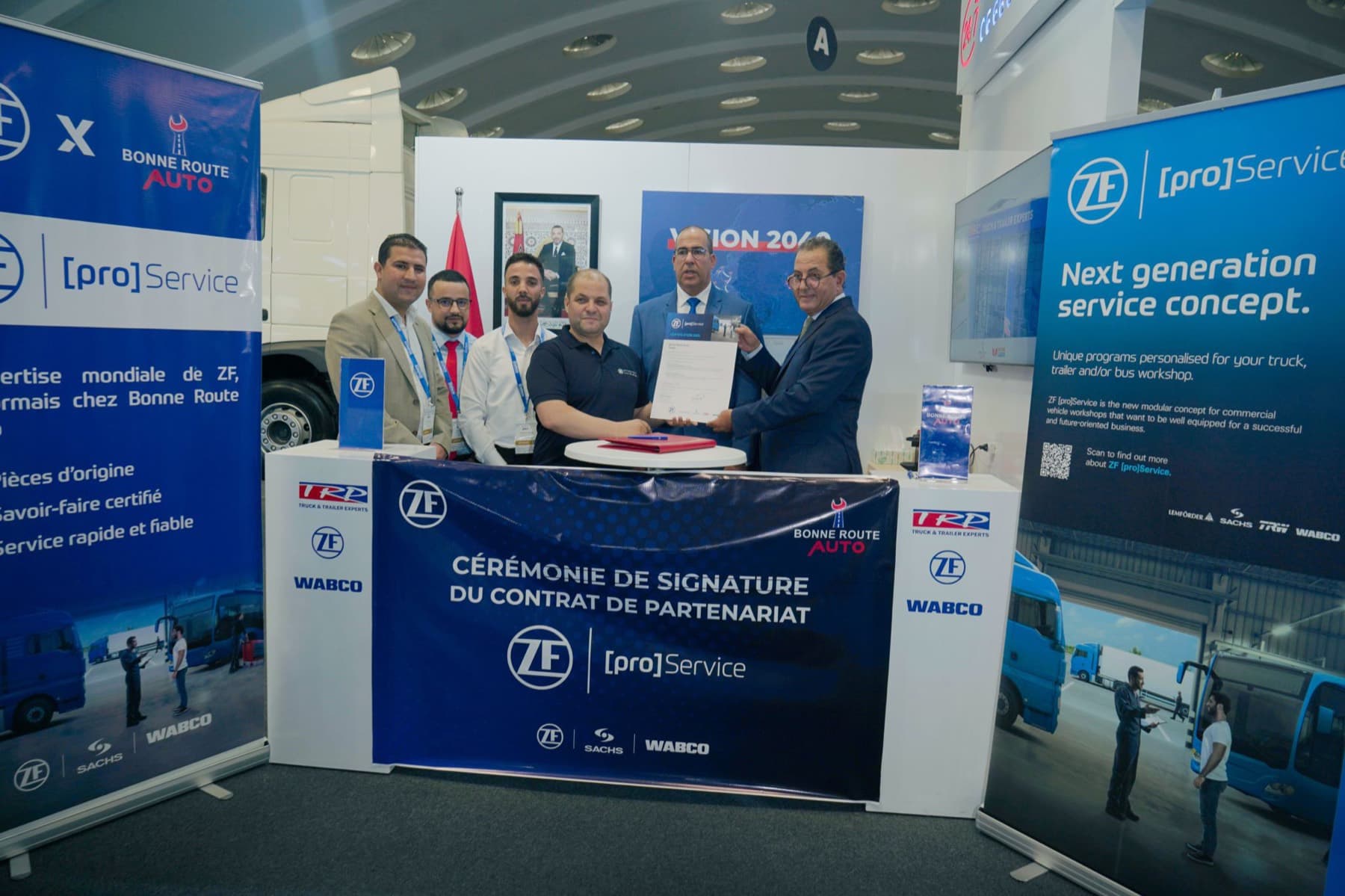 Cérémonie de signature du contrat de partenariat ZF ProService